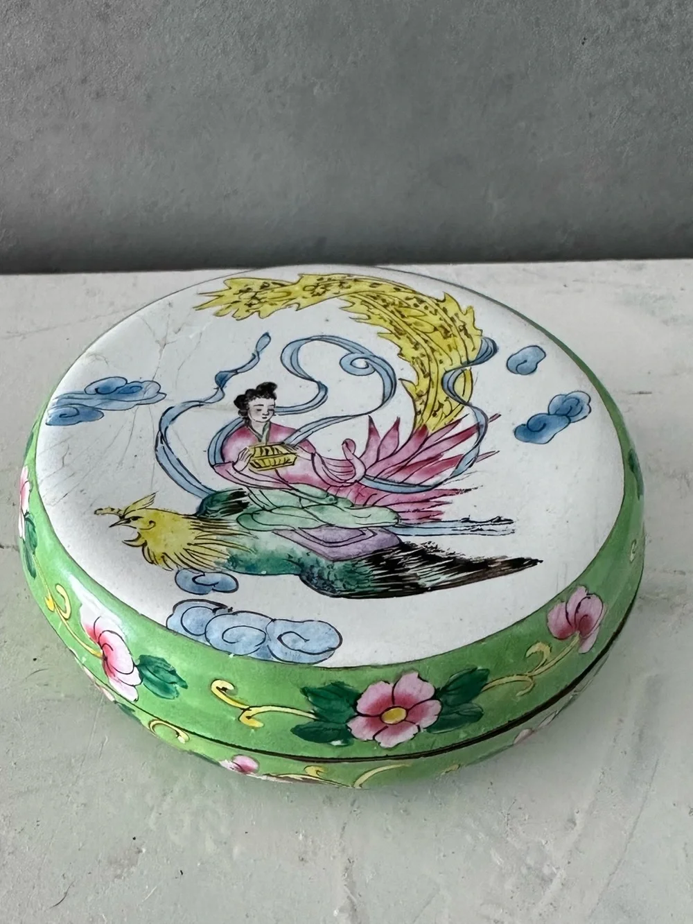 Chinese Antique Green White Multicolor Floral Birds Pattern Cloisonné Round Box
